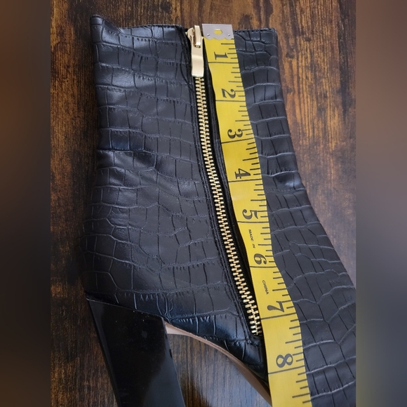 MISSGUIDED BLACK CROC ANKLE BOOTS -Size 8🖤 - Picture 6 of 7